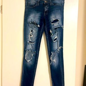 EUC KanCan Women’s Distressed High Rise Skinny Jeans Size 27